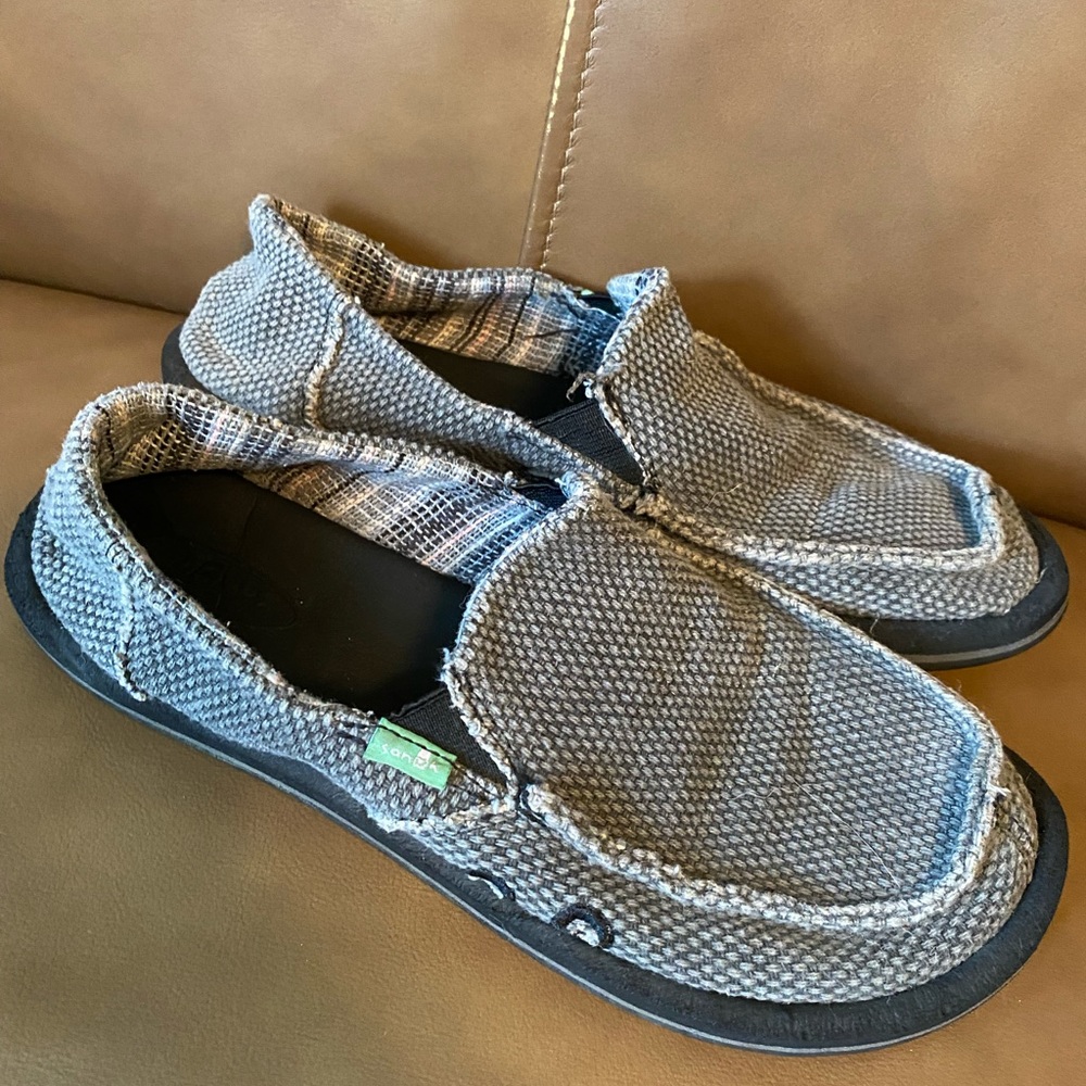 Sanuk boys shoes 5.0